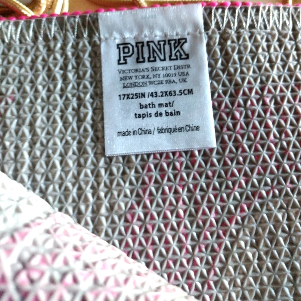 NWT🔥$38 Victoria's Secret Pink💗'Clean & Fresh' Bath Rug/Mat Limited Edition💝